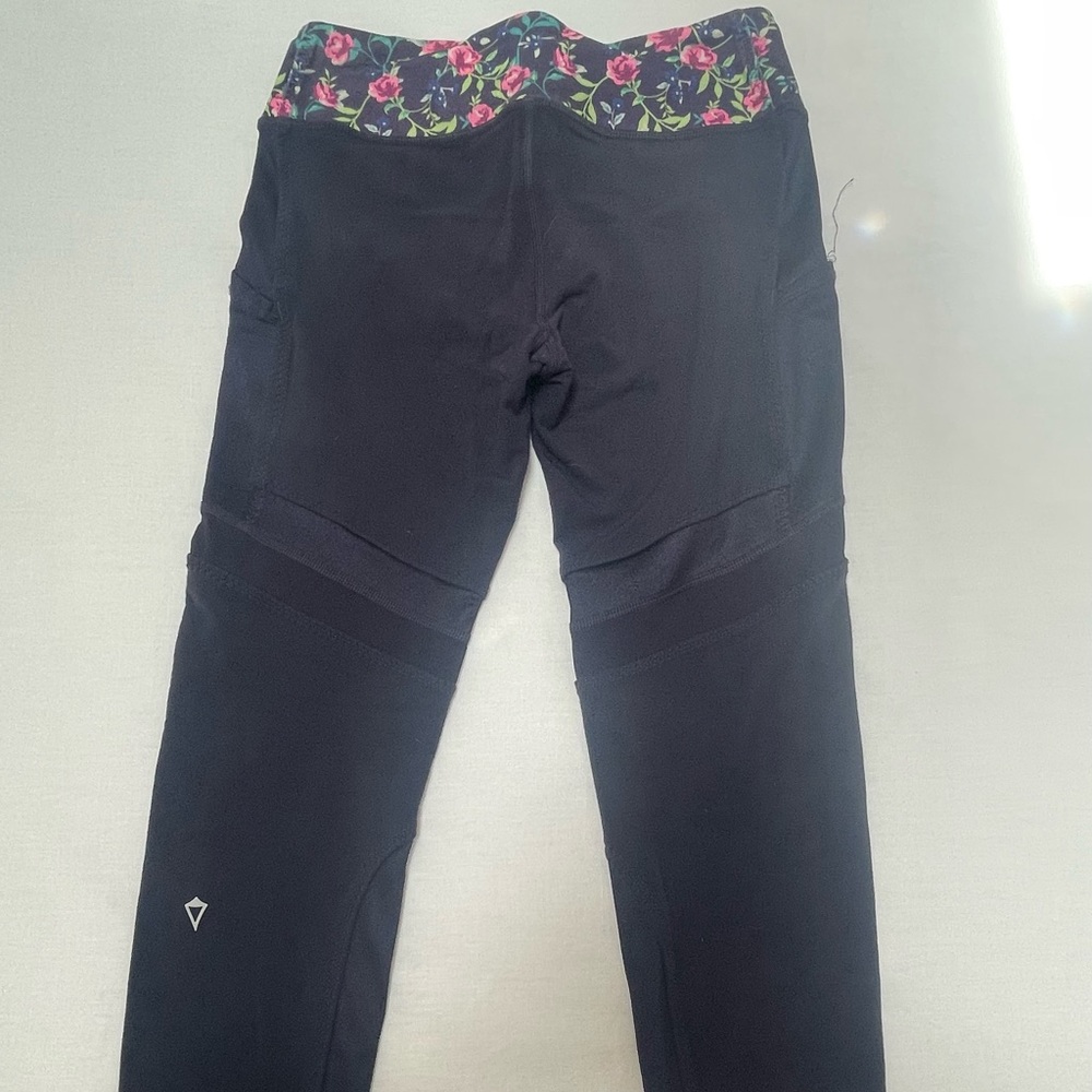 IVIVVA Leggings- Size 12